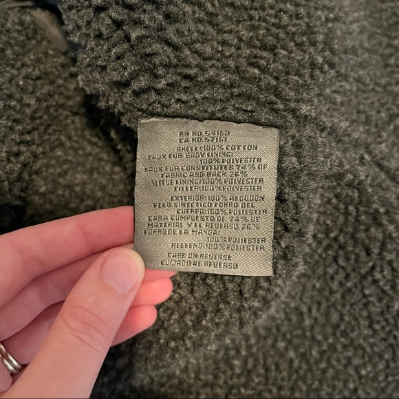 Levi's Men's Washed Cotton Two Pocket Sherpa Lined Military Jacket - Picture 12 of 13